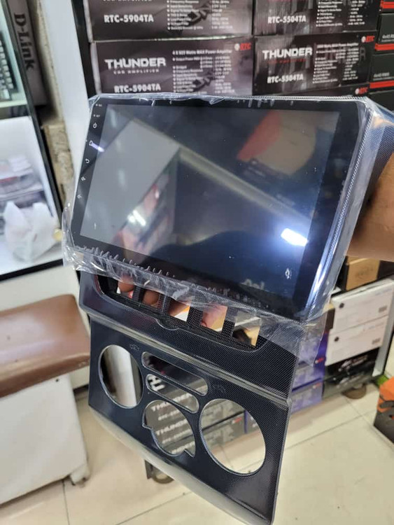 Rana Plus Android 2/32 Monitor with Carbon Design Frame, Workstation with T1 Board, Screen Tech Brand1