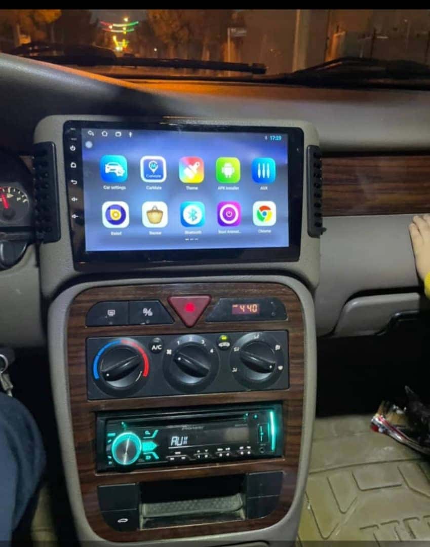 11 inch Samand Android monitor, top frame, model T1, brand Screen Tech3