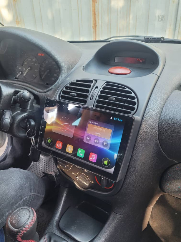 11 inch monitor Peugeot 206 model T1 brand Screen Tech